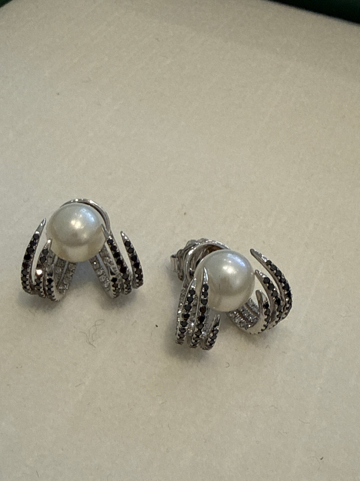Pearl Stud Black Diamond Ear Jacket 18k