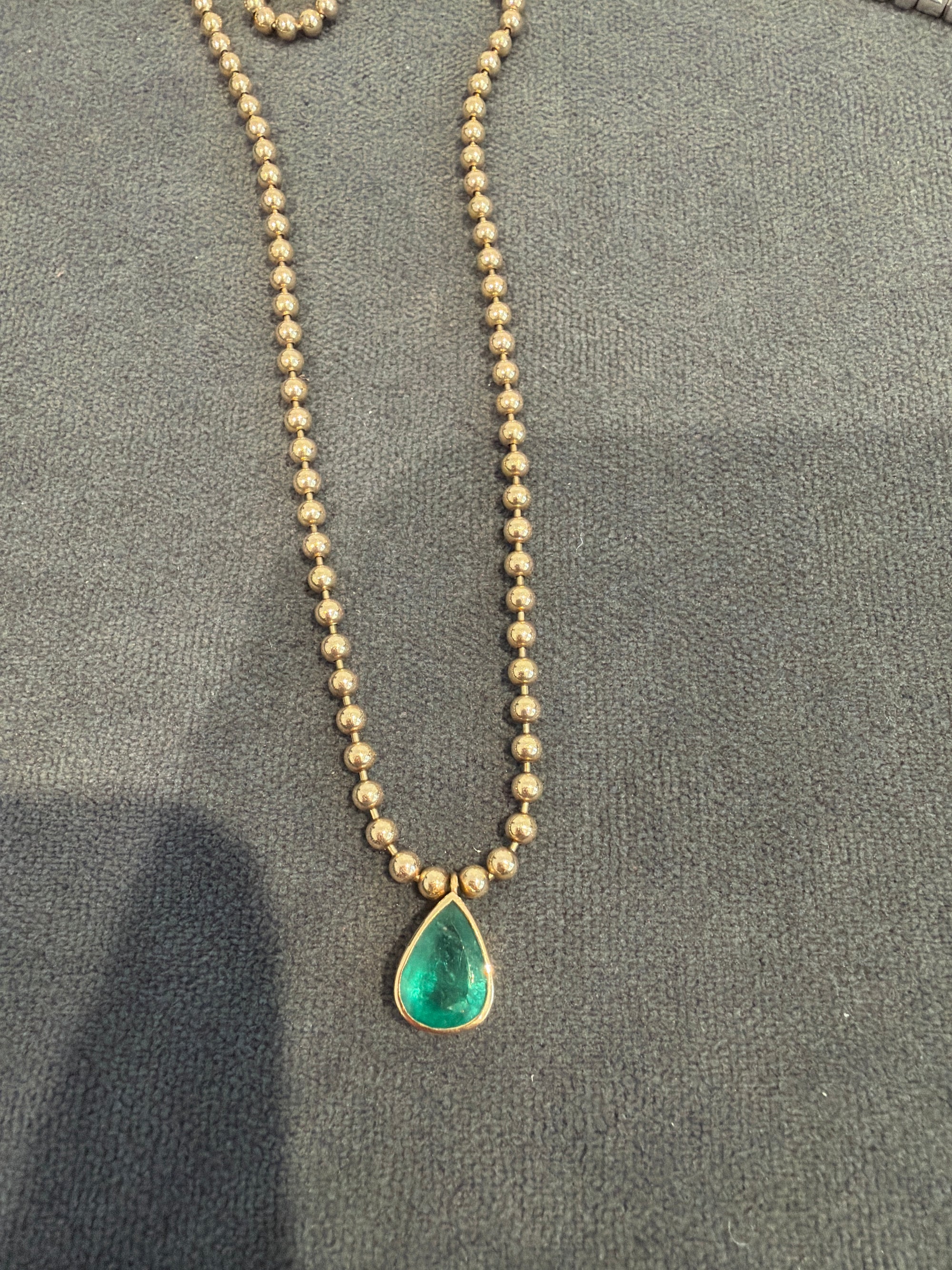 2ct emerald teardrop necklace