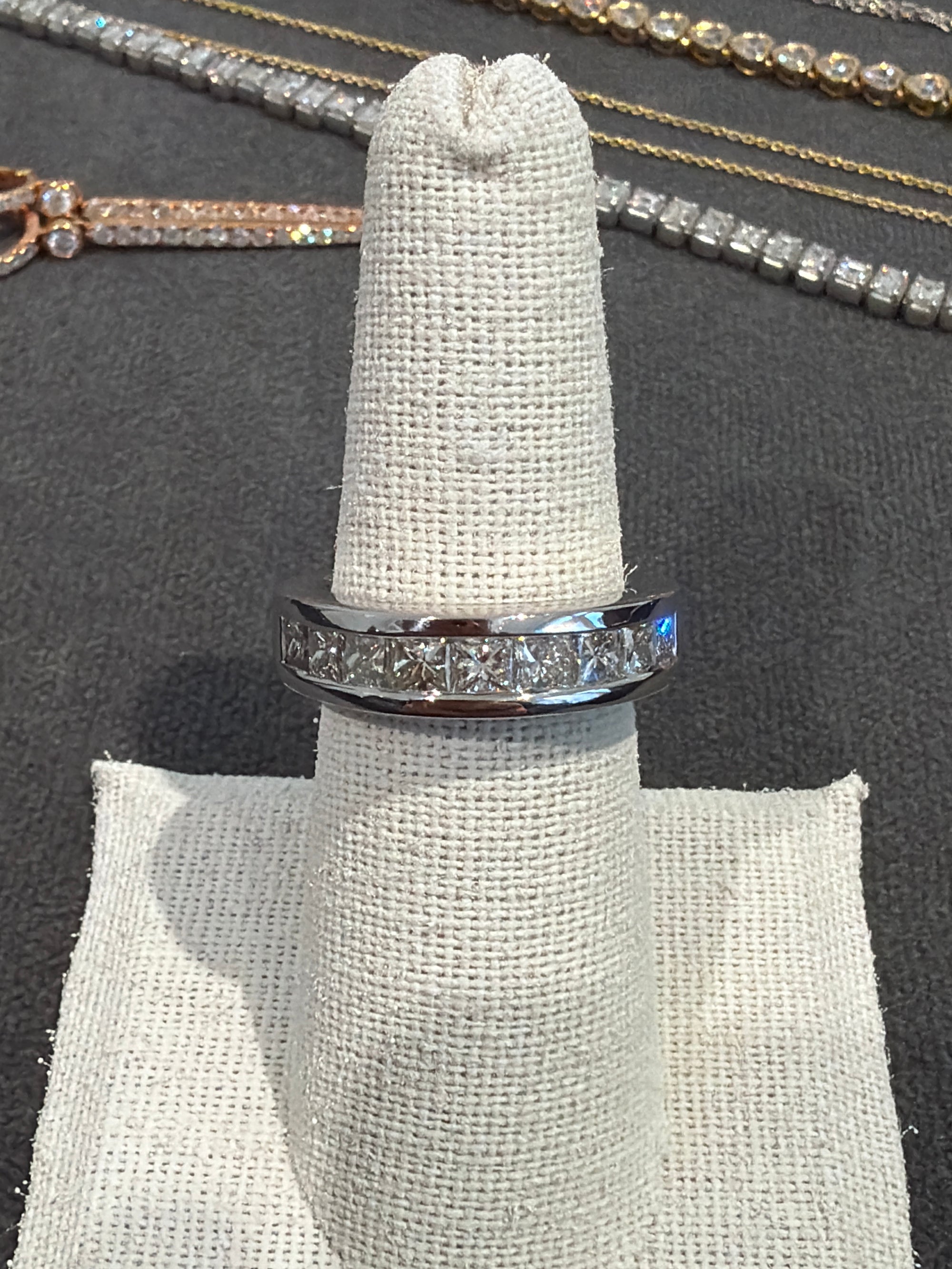 18k white gold diamond band 1.5ct