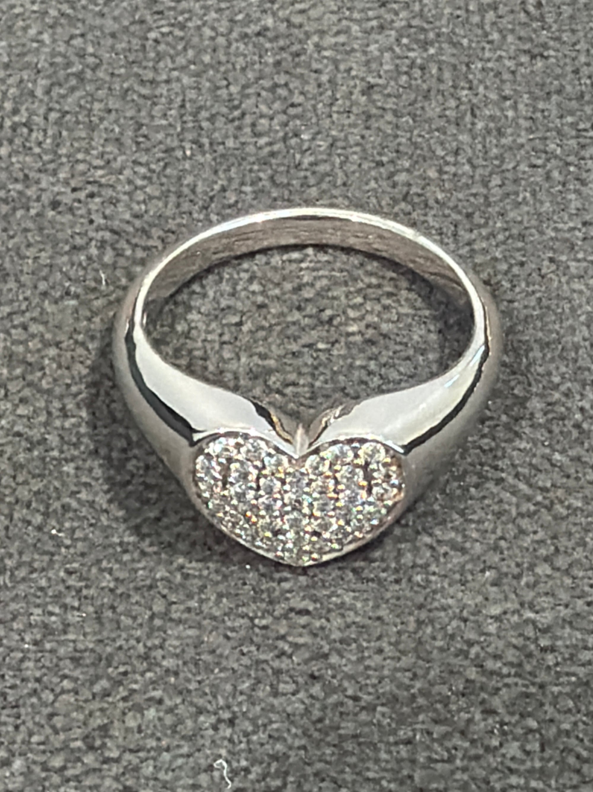 18k white gold diamond heart signet ring