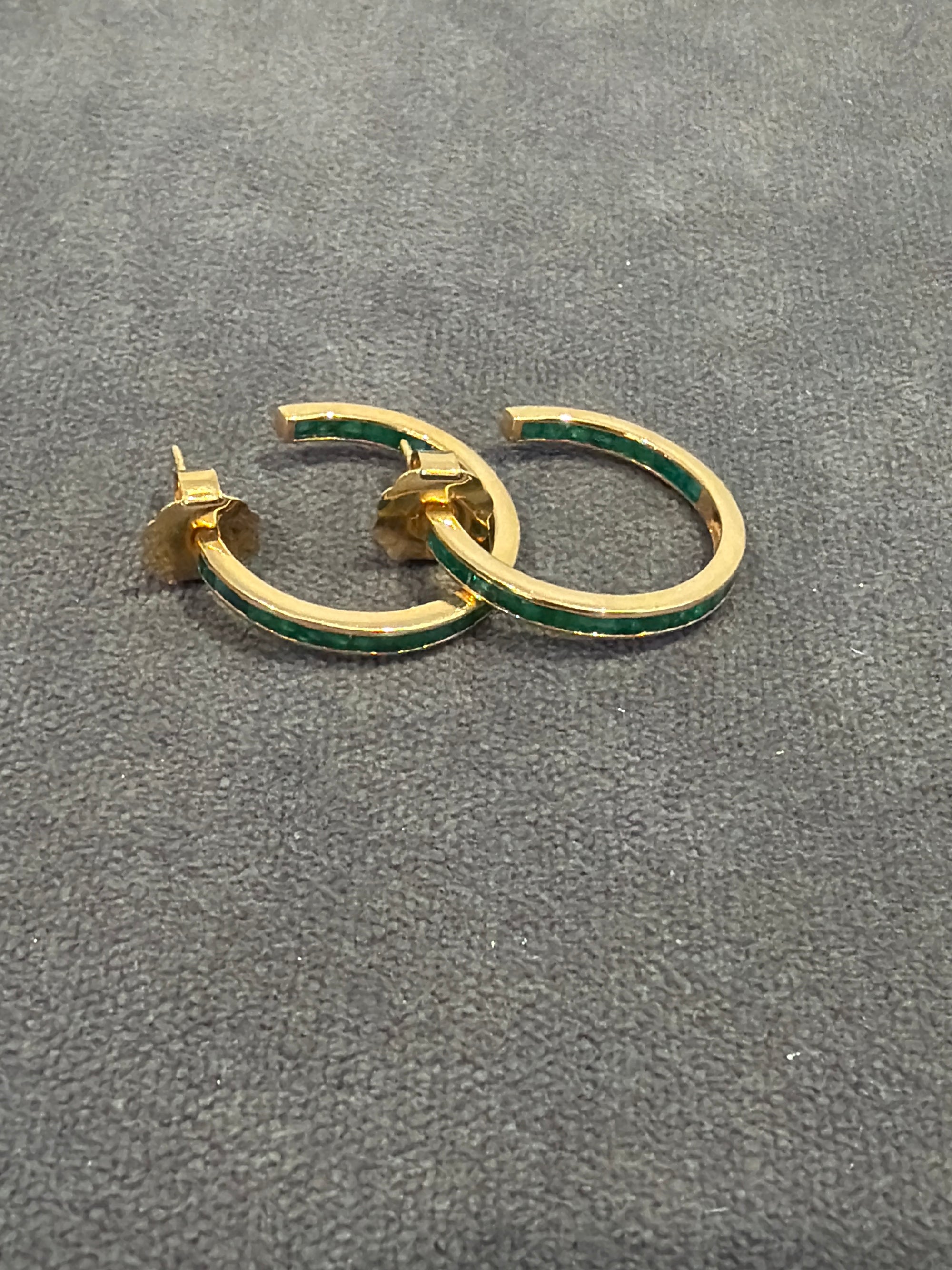 18k emerald hoop earrings 2.56ct