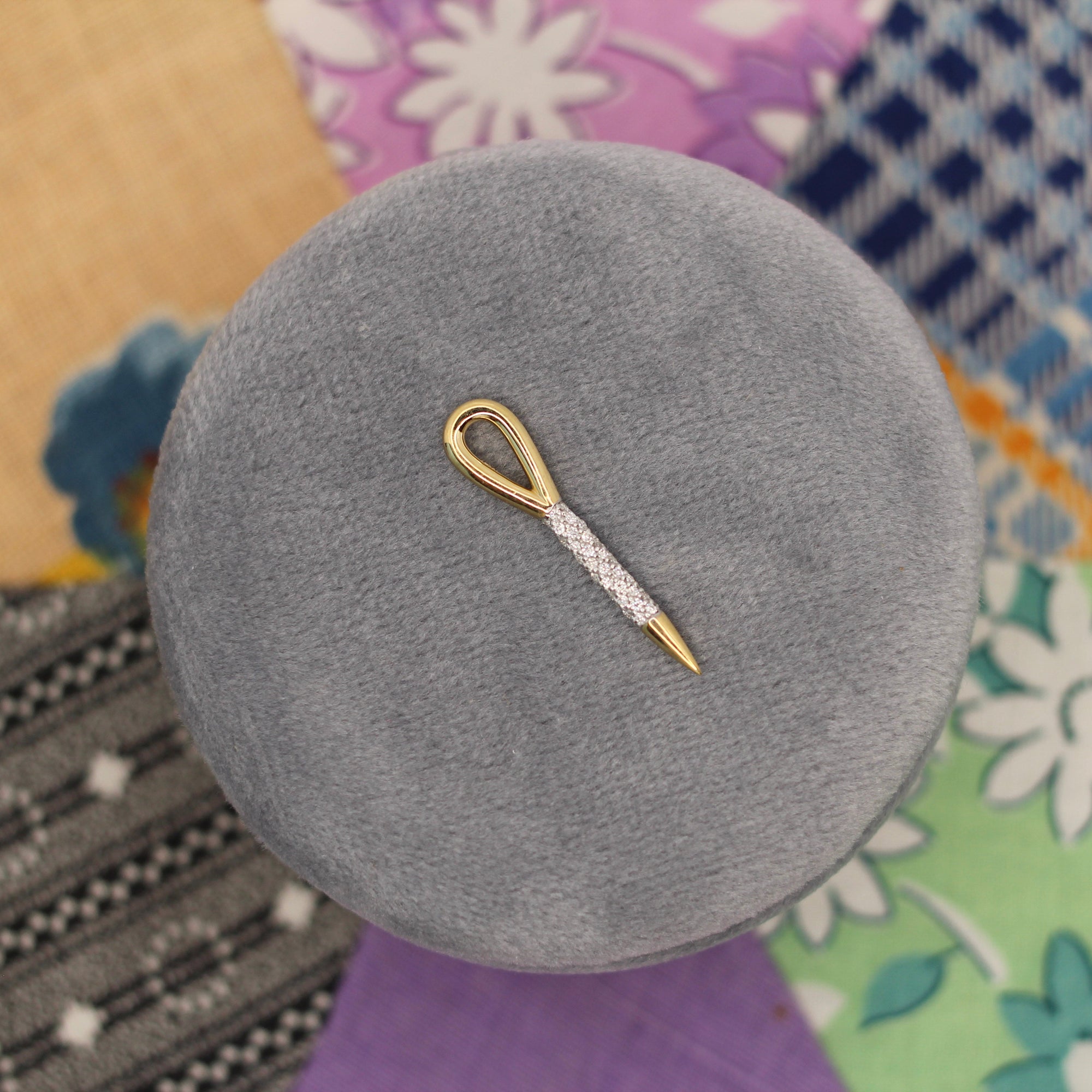 Petit Point Needle Charm in Diamond